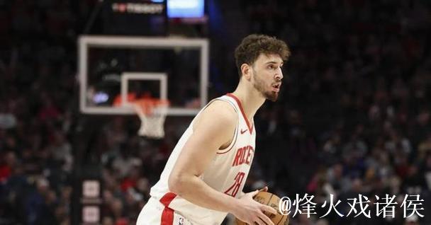 上半场申京效率不俗,10投命中6球,贡献14分3篮板5助攻1抢断1封盖 上半场申京效率不俗,10投命中6球,贡献14分3篮板5助攻1抢断1封盖